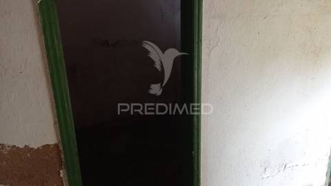 Casa devoluta em vale de açor, bemposta