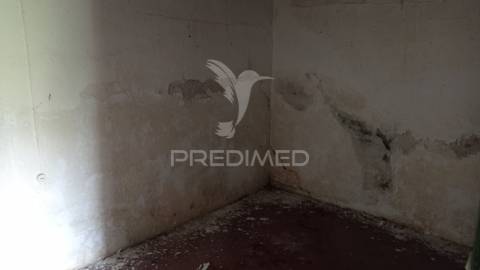 Casa devoluta em vale de açor, bemposta