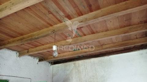 Casa devoluta em vale de açor, bemposta