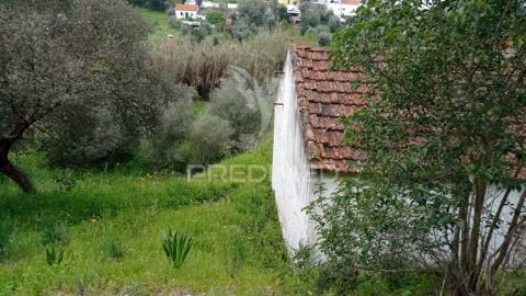 Casa devoluta em vale de açor, bemposta