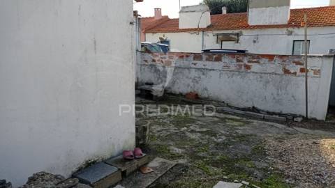 Casa térrea em couço, coruche.