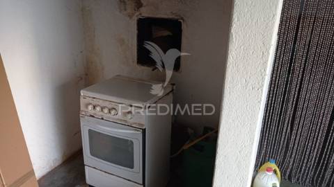 Casa térrea em couço, coruche.