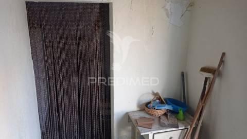 Casa térrea em couço, coruche.