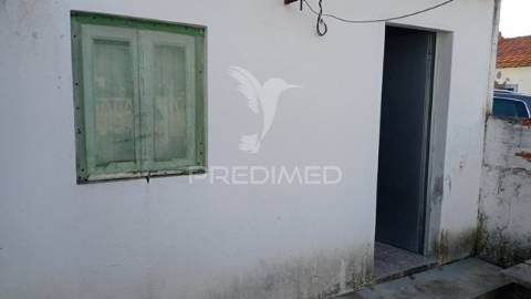 Casa térrea em couço, coruche.