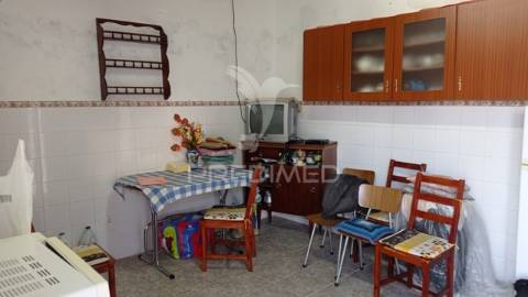 Casa térrea em couço, coruche.