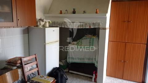 Casa térrea em couço, coruche.