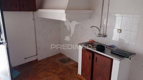 Casa na aldeia de vale das mós, abrantes