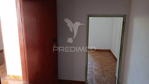 Casa na aldeia de vale das mós, abrantes