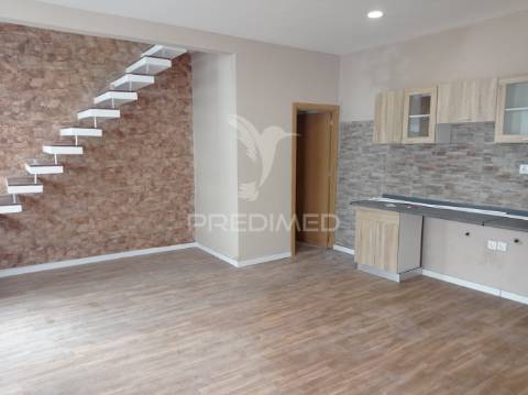 Prédio centro de montargil