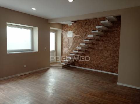 Prédio centro de montargil