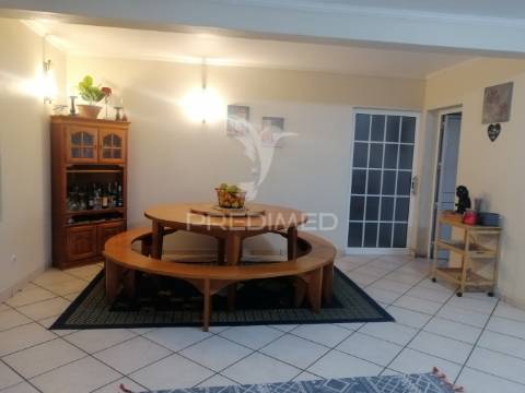 Moradia t4 com excelente localização