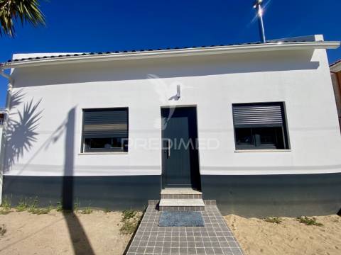 Moradia isolada t3, totalmente remodelada,  na charneca da caparica