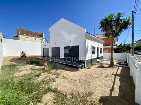 Moradia isolada t3, totalmente remodelada,  na charneca da caparica
