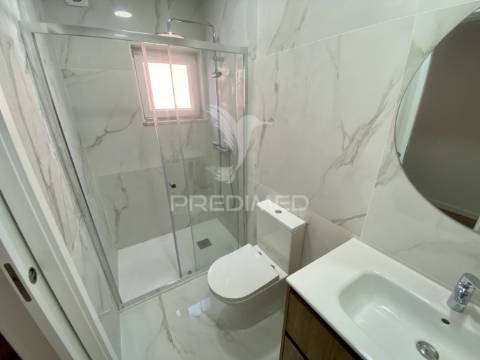 Moradia isolada t3, totalmente remodelada,  na charneca da caparica