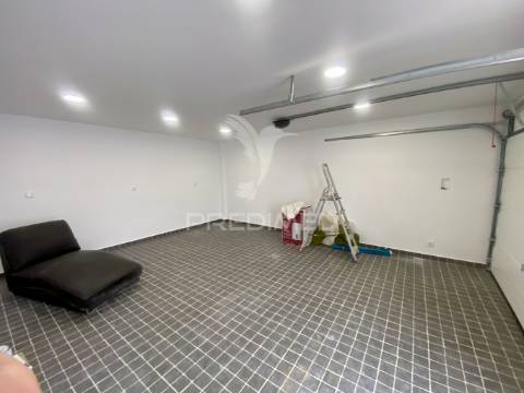 Moradia isolada t3, totalmente remodelada,  na charneca da caparica