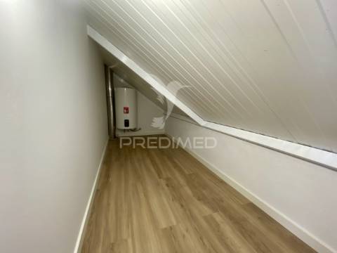 Moradia isolada t3, totalmente remodelada,  na charneca da caparica