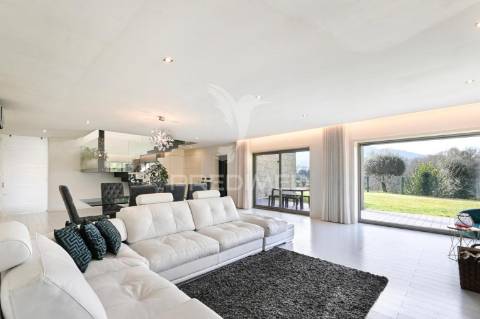 Moradia independente em terras de bouro