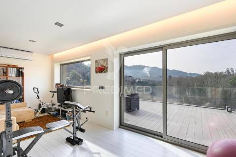 Moradia independente em terras de bouro