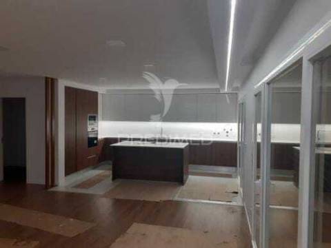 Vende, corrois, moradias (novas) t2+1, garagem e jardim