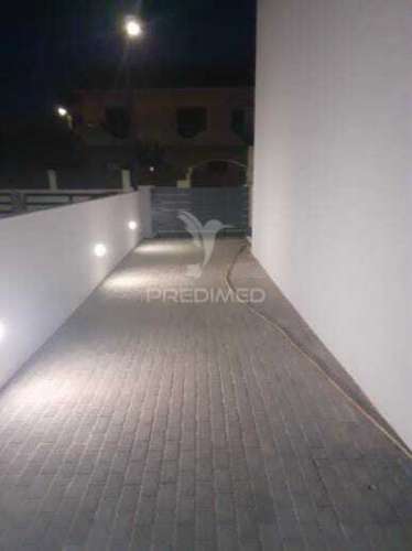 Vende, corrois, moradias (novas) t2+1, garagem e jardim