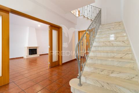 Moradia t4 +1 com anexo urbanização serra grande – palmela