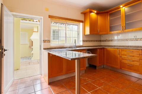 Moradia t4 +1 com anexo urbanização serra grande – palmela