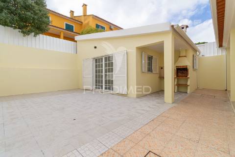 Moradia t4 +1 com anexo urbanização serra grande – palmela