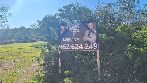 Terreno rustico em loulé com acesso directo