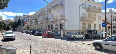Costa da caparica-centro-t3 duplex-garagem 3 carros-praias