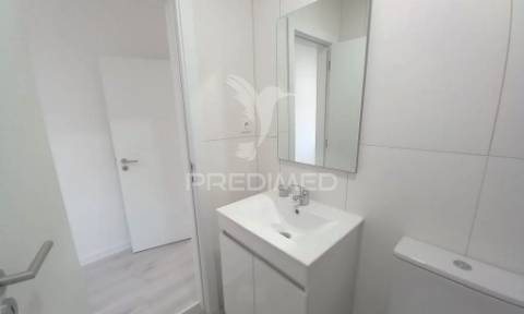 Costa da caparica-centro-t3 duplex-garagem 3 carros-praias