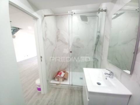 Costa da caparica-centro-t3 duplex-garagem 3 carros-praias