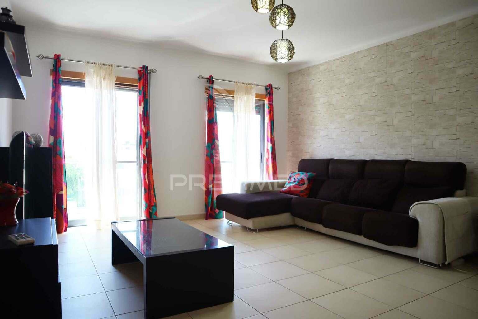 Apartamento t3 para arrendar todo o ano, com garagem