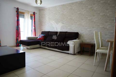 Apartamento t3 para arrendar todo o ano, com garagem
