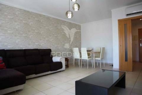 Apartamento t3 para arrendar todo o ano, com garagem