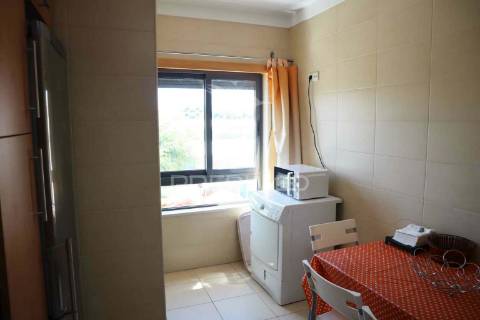 Apartamento t3 para arrendar todo o ano, com garagem