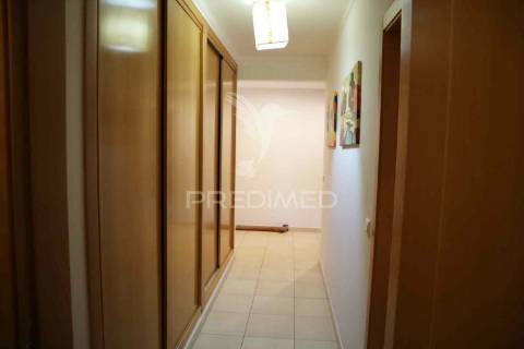Apartamento t3 para arrendar todo o ano, com garagem