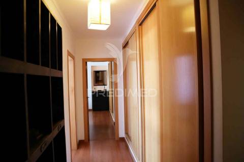 Apartamento t3 para arrendar todo o ano, com garagem