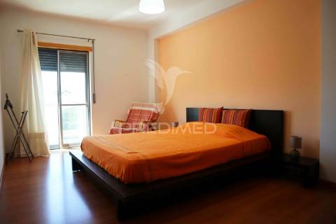 Apartamento t3 para arrendar todo o ano, com garagem