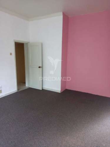 Moradia t4 na praia da vitória – santa cruz