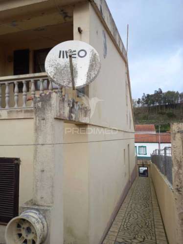 Moradia t4 na praia da vitória – santa cruz