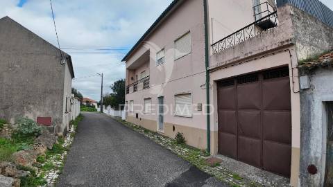 Moradia t6 com anexos e terreno em pousados – a 5 minutos de alcanena