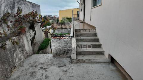 Moradia t6 com anexos e terreno em pousados – a 5 minutos de alcanena