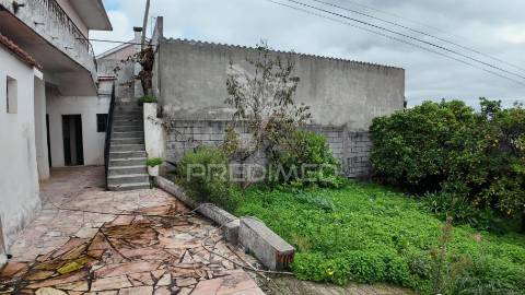 Moradia t6 com anexos e terreno em pousados – a 5 minutos de alcanena