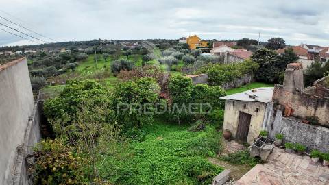 Moradia t6 com anexos e terreno em pousados – a 5 minutos de alcanena