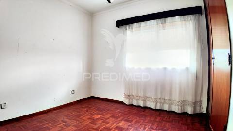 Moradia t6 com anexos e terreno em pousados – a 5 minutos de alcanena