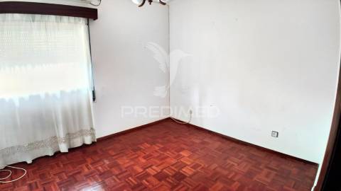 Moradia t6 com anexos e terreno em pousados – a 5 minutos de alcanena