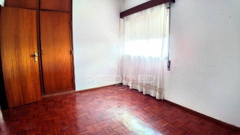 Moradia t6 com anexos e terreno em pousados – a 5 minutos de alcanena