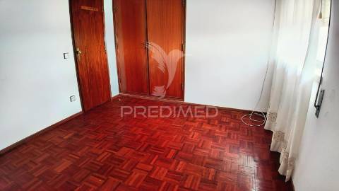 Moradia t6 com anexos e terreno em pousados – a 5 minutos de alcanena