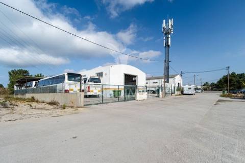 Armazém para venda, em zona industrial do casal do marco