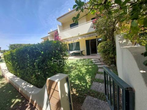 Vilamoura - moradia em condominio com piscina  / house with 3 bedrooms